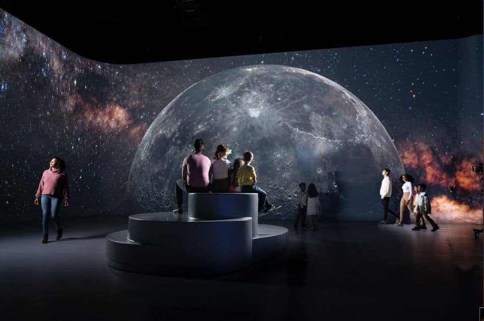 Illuminarium atlanta moon familly