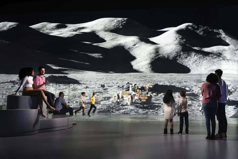Illuminarium moon galaxy